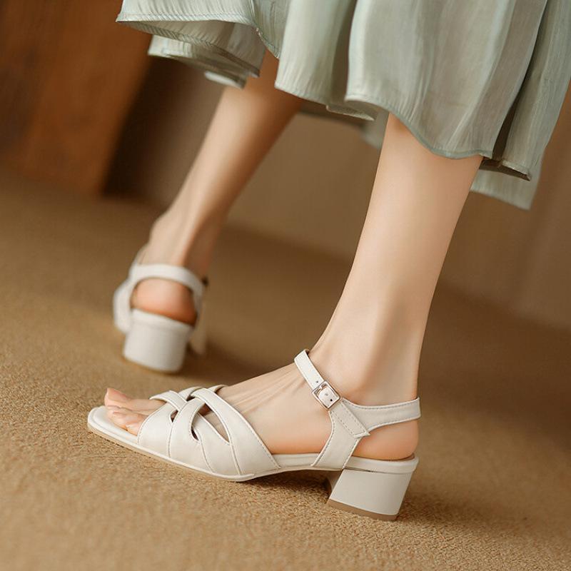 Sommer Damen Sandalen mit breiten Riemen lässige Damen Sandalen mit hohen Absätzen einfarbig Gummi weiche Sohle neu große Größe Schnalle Damenschuhe