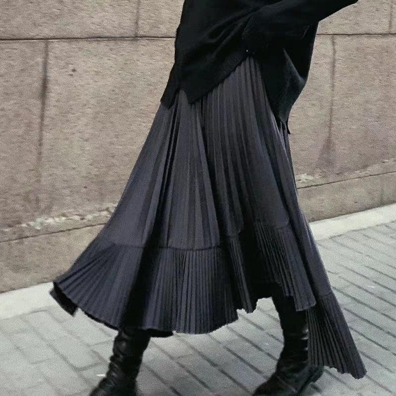 Autumn/Winter 2025 Women's High-Waisted Black Fishtail Pleated Mid-Length Skirt with Irregular Hem