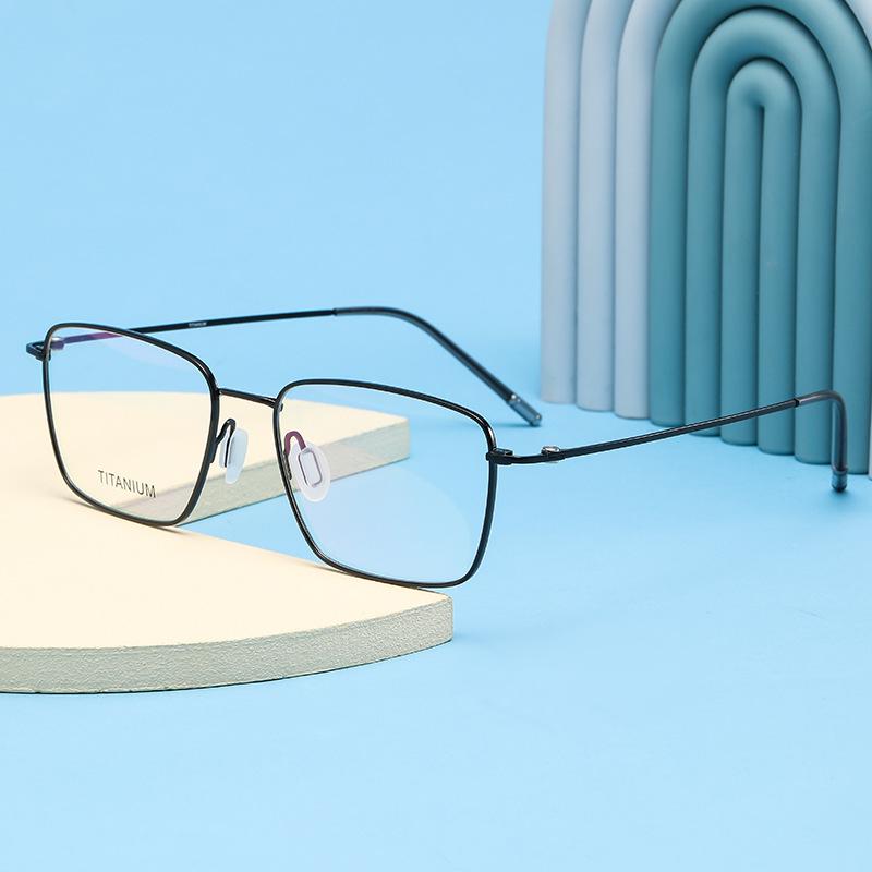 Autumn 8501 Pure Titanium Unisex Retro Square Anti-Blue Light Glasses with Myopia/Plano Lenses.