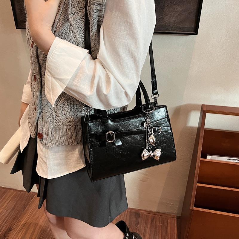 

Сумка-мессенджер Bow Niche для девочек, простая通勤 маленькая квадратная сумка, универсальная повседневная сумочка no pendant чёрный