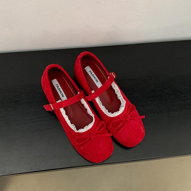Red French retro shallow mouth inner height increase single shoes women's 2025 new spring skirt versatile Mary Jane shoes