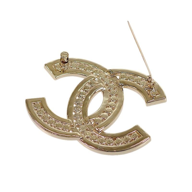 Chanel Brooch Gold metal/Rhinestone Women