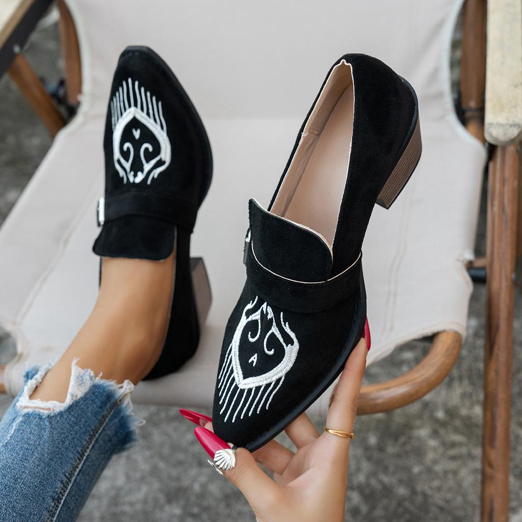 Large size fashionable and comfortable shoes printed thick heel pointed single shoes