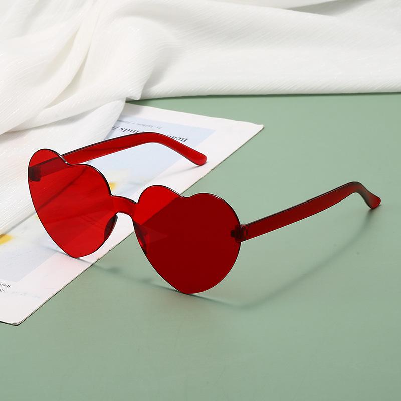 Exaggerated Peach Heart One-Piece Sunglasses – Candy Color for Parties and Performances