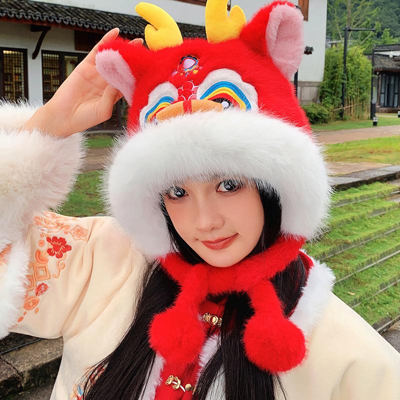 The ears will move the national tide, the lion will dance the dragon, the new year s red hat, the female cute student girl plush warm Lei Feng hat