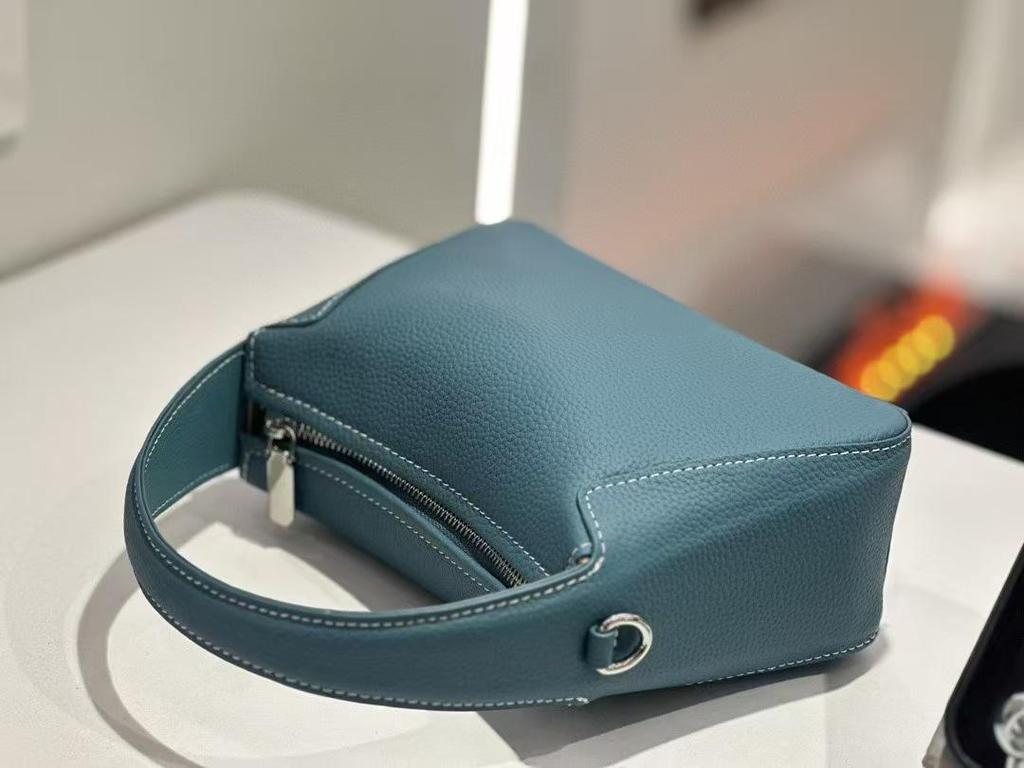 Genuine Leather Women's Versatile Small Square Handbag with High-End Feel and Large Capacity