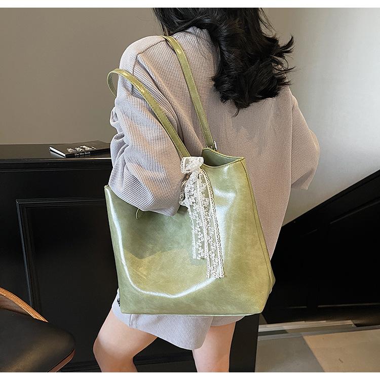 New Popular Large-capacity Versatile Oil Wax Pitot Bag Fashionable Commuting Simple Solid Color Shoulder Letter Bag