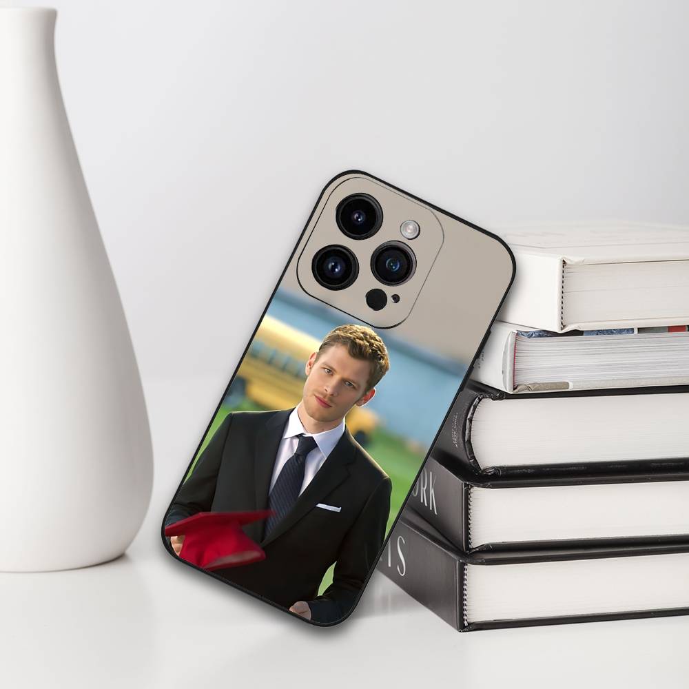 Klaus Mikaelson The V-Vampire D-Diaries Phone Case Phone Case For IPhone 17 16 15 14 13 12 11 X XR XS Plus Pro Max Mini Soft Bla