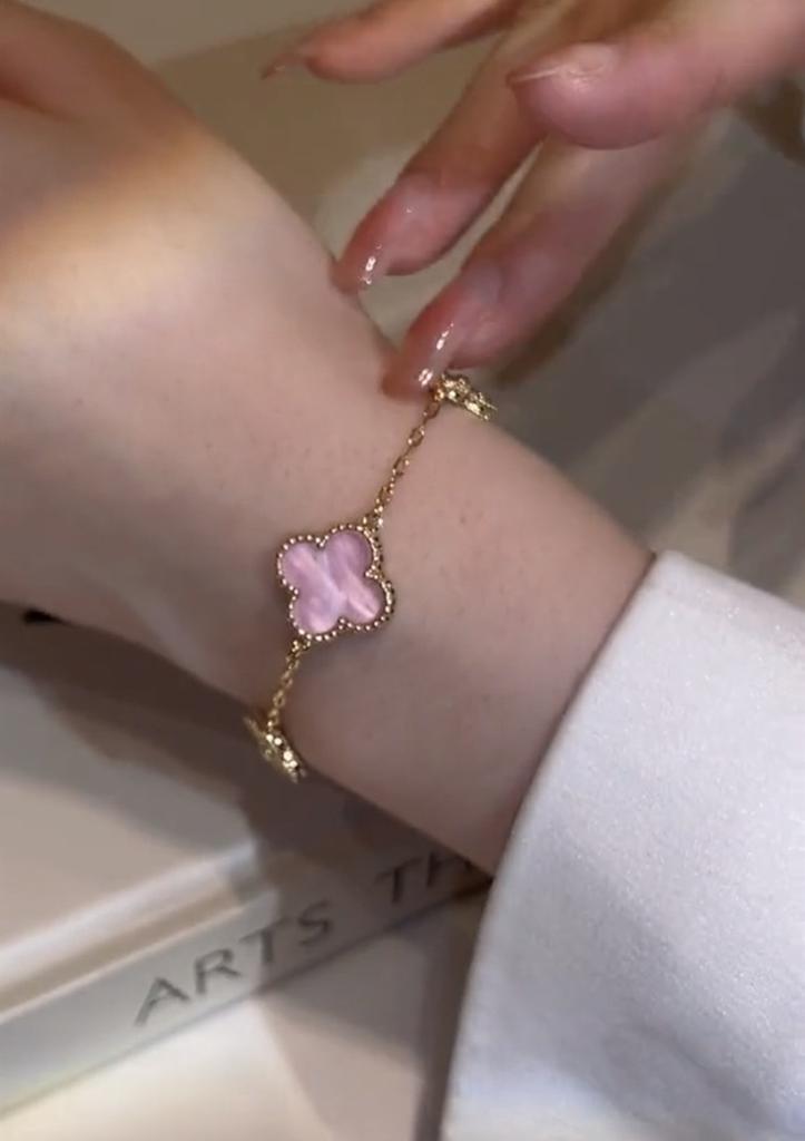 Gorgeous Copper Floral Bracelet For Women Delicate And Unique Design