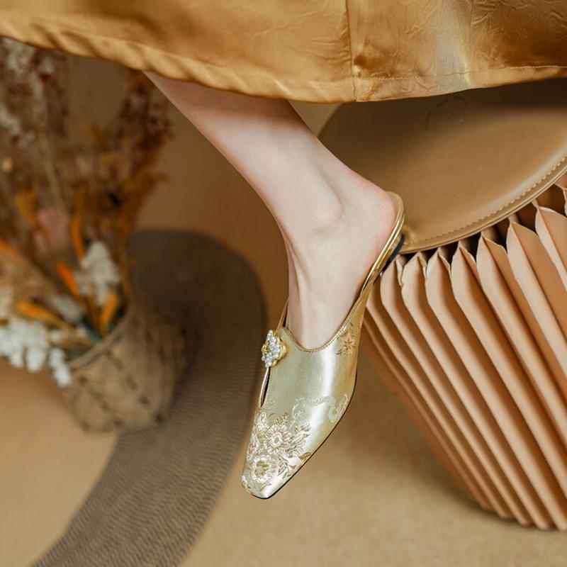Fashion NEW Summer Women Mules Cotton Fabric Shoes for Women Square Toe Low Heel Slippers Cover Toe Slingback Sandals Embroidery Shoes