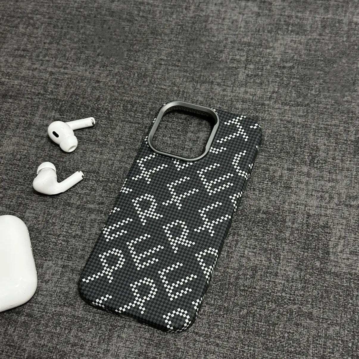 

Applicable to iPhone17 carbon fiber skin-sensitive magnetic mobile phone case Apple 16 metal frame PC anti-drop protective case iPhone 17