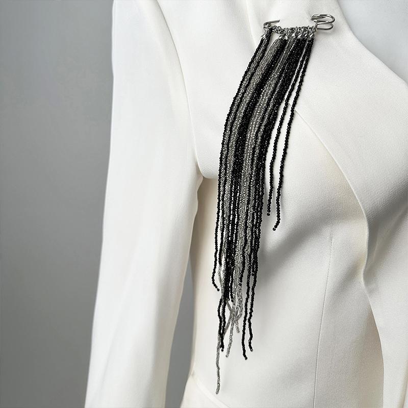 1PC Understated Luxury Multi-functional Brooch Beaded Tassel Gifts Exquisite Alloy Elegance Tassel Lightweight Fixed Buckle Suit