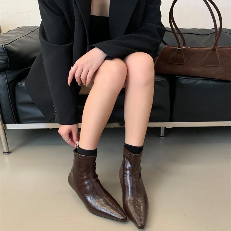 2025 Spring and Autumn New Fashion Versatile French Pointed Short Boots Women's and Women's Boots Fashion Thick Heel Thin Boots Small