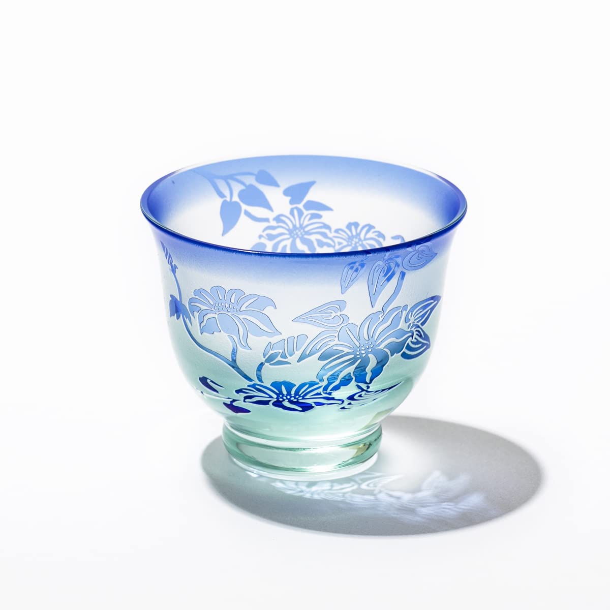 

Direct Sales from Taiburo Carved Dream Pattern Iron Wire Pattern Sake Cup TB4102 in a Paper Made in Japan [Official Studio] Box,