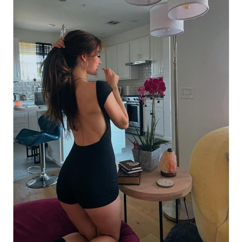 

Модный облегающий женский комбинезон с открытой спиной, новый облегающий короткий комбинезон с коротким рукавом, облегающий короткий комбинезон, повседневная уличная одежда, комбинезон Y2k, эластичная одежда 2456 L чёрный