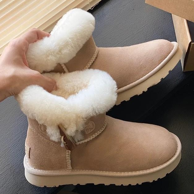 Sangpo 2025 new horn buckle snow boots women's sheepskin fur integrated short boots winter non-slip warm cotton shoes