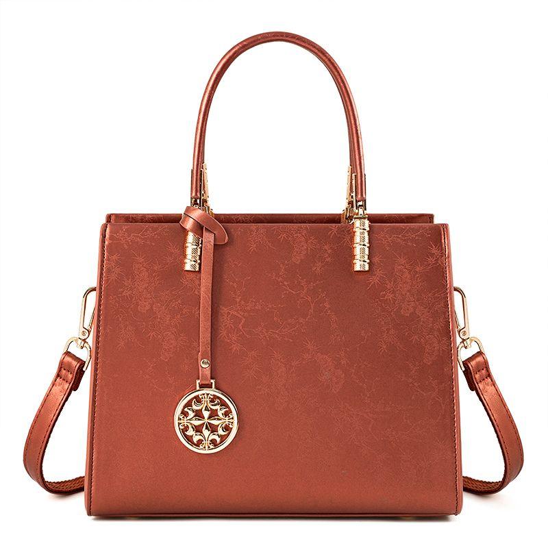 

New Chinese Style Red Bag Bridal Wedding Bag Handbag Female 2025 New Arrival Xi Grandma Mother Bag Birthday Gift Red(Gift bag + silk scarf)