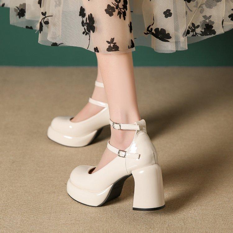 French white small waterproof table thick heel high heels women's new 2024 autumn and winter retro Japanese Mary Jane shoes