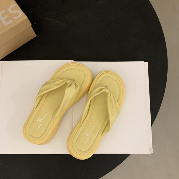 Modische Schuhe Sommer Clogs Damen Hausschuhe Weiche Luxus Pantoletten Pantofle Plateau Gummi Flip Flops Strand Komfort Designer 2025 Hawaiian Ca