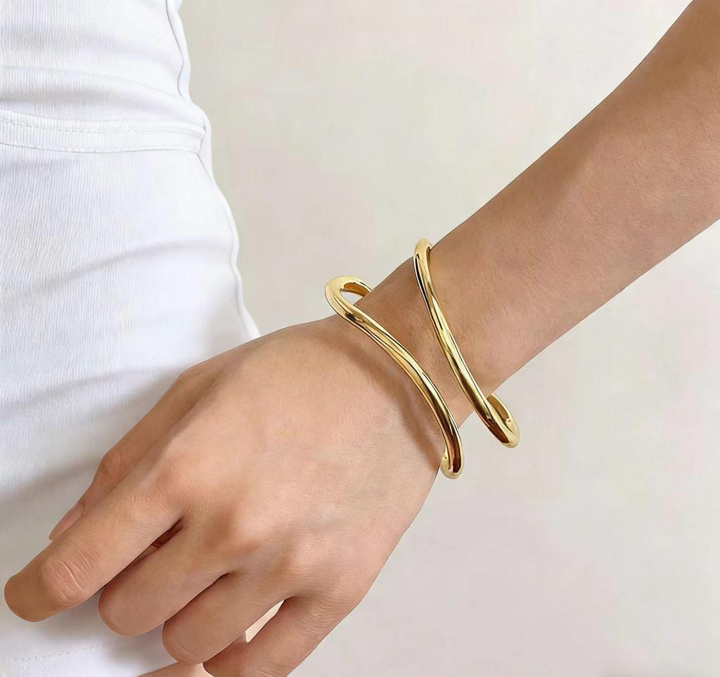 Europeisk Stil Dubbla Lager Öppen Metallarmring - Chic, Lyxig Design för Mångsidig Modestil