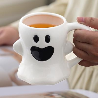 Urocze kubki z białej porcelany o tematyce ghuli Trwała ceramika Idealne na dekoracje Halloween lub do biura
