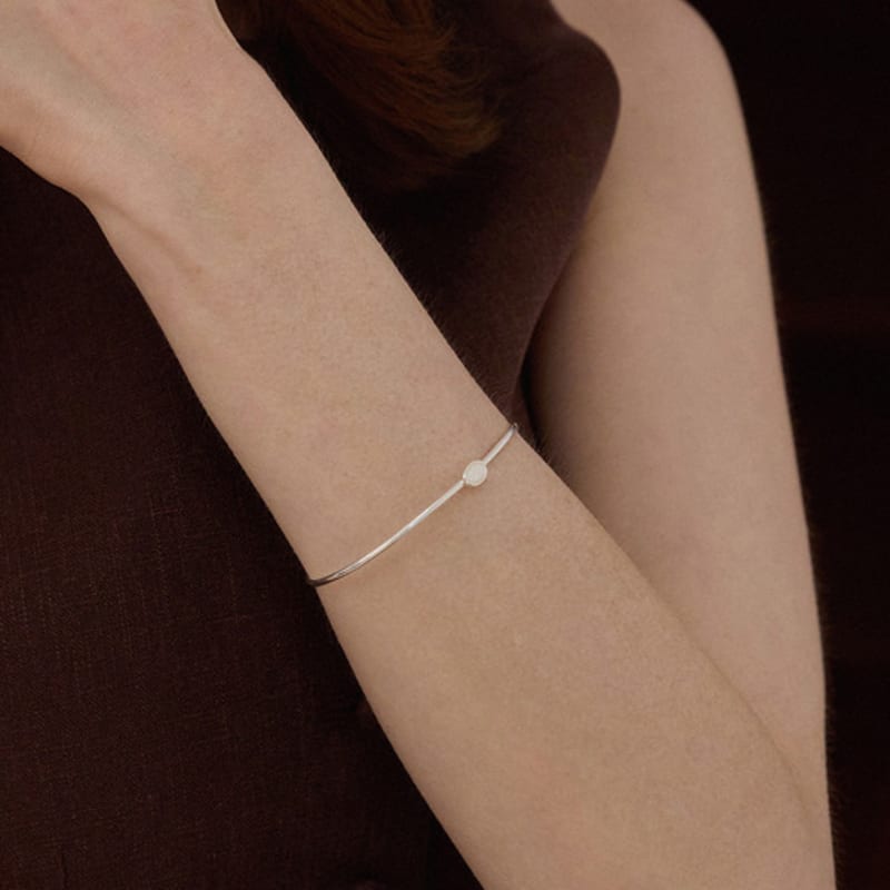 PAIGEFLYNN JEWELRY [925 Silver] Mu Pale Oval Bangle Bracelet