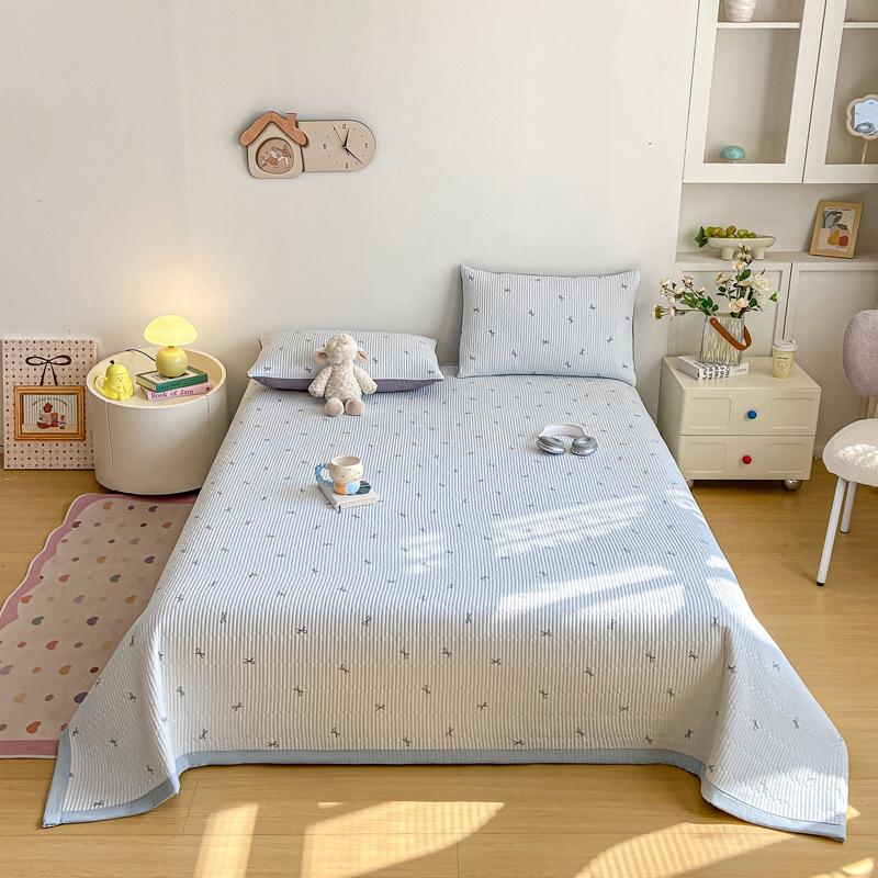 

Nantong Home Textile Bed 2025 New Class A Knitted Double Layer Yarn Printed Padded Bed Cover Three-piece Set a pair of pillowcases ритм кольору