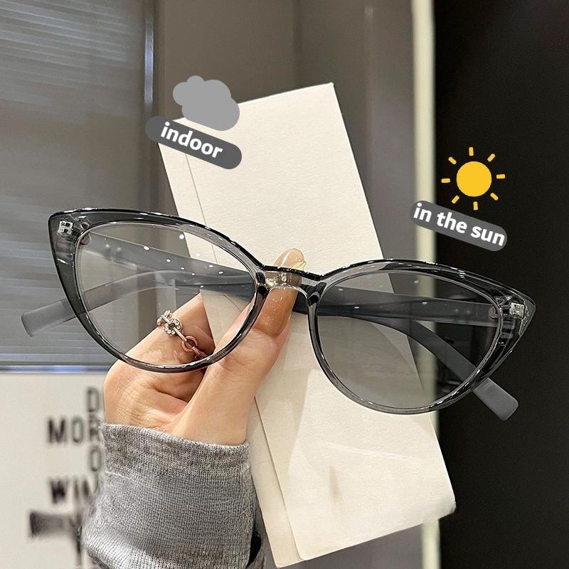 Outdoor Photochromic Myopia Glasses Women Stylish Oval Frame Anti Blue Light Ultralight Color Changing Near Sight Eyeglasses UV Protection Sunglasses