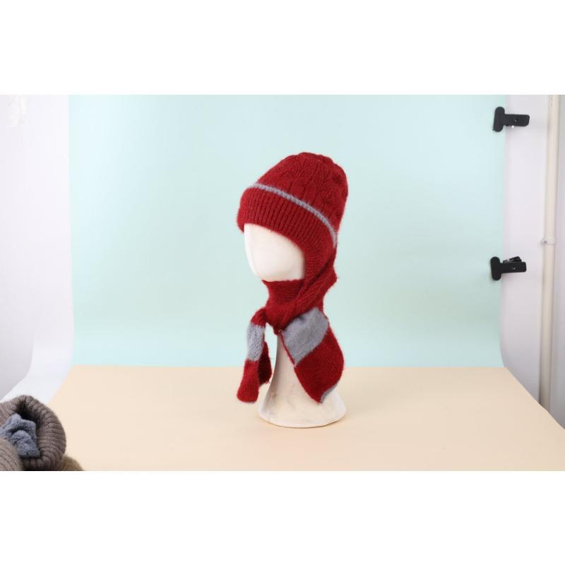 Fleece hat, scarf, integrated knitted hat, mother ear protectors, headgear, cycling thermal neck protector, women