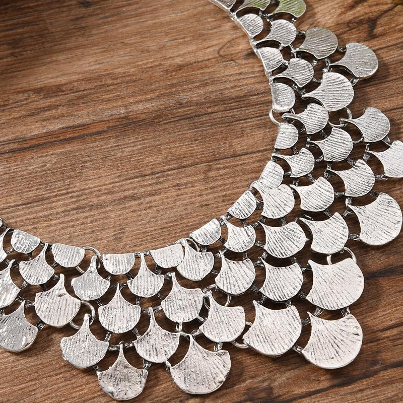 1 Stück Retro Silber Schuppen Statement Halskette Übertriebener Geometrischer Strukturierter Schmuck Mode Halskette für Damen