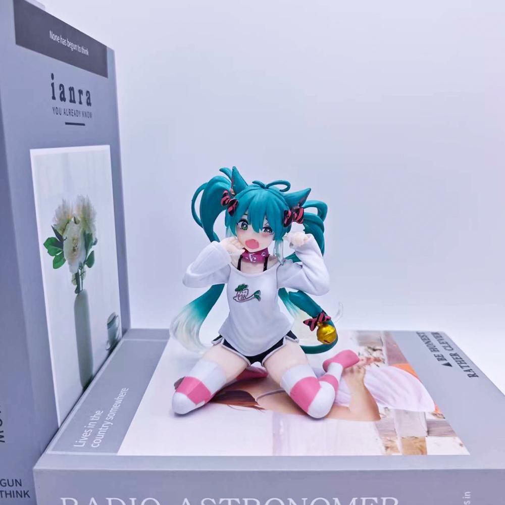 

Hatsune Miku Figurine Anime Girl Model Desktop Decoration Collectible Doll Present For Fans Future Vocaloid Statue Japanese Kawaii Otaku