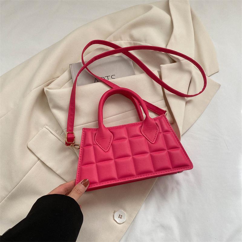 

Elegant Pu Leather Small Square Shoulder Bag For Women With Magnetic Closure фуксія