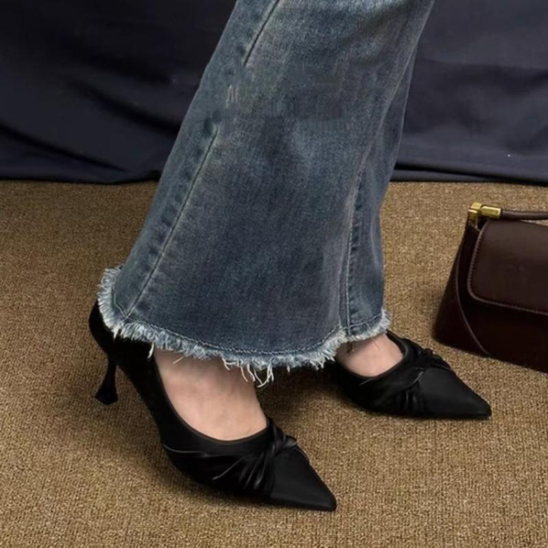 French pointed single shoes women's 2025 spring and autumn new fashion versatile gentle retro thin heel light mouth temperament high heels