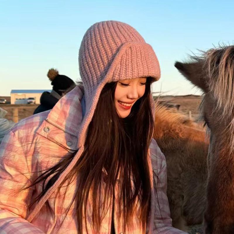 Cute new pink ear protector knitted wool hat for girls, small face in winter, warm ear protector