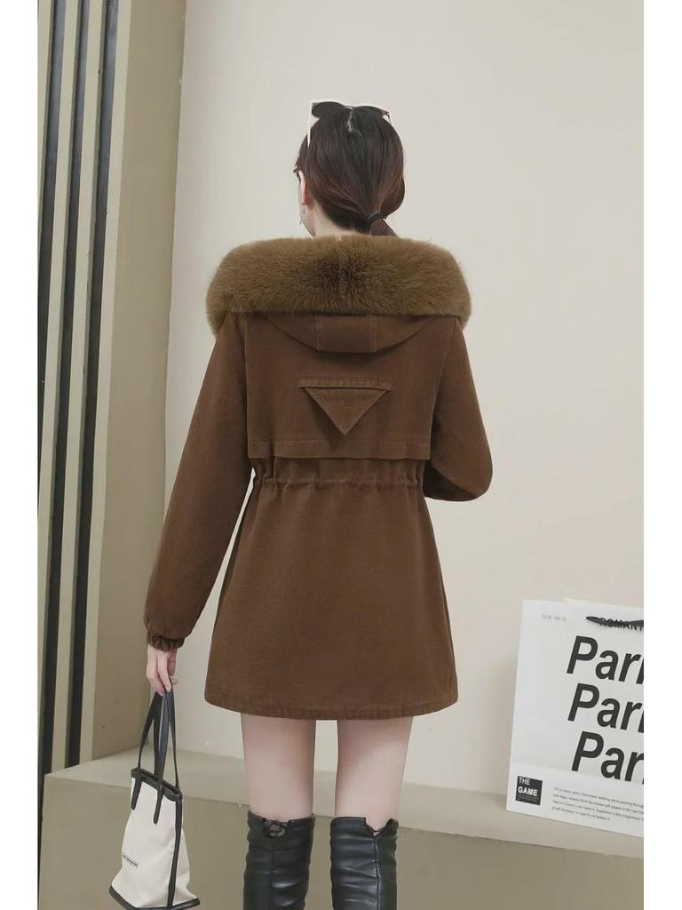 Dámský zimní sametový kabát 2024: Slim Fit, Korejský styl, Kožešinový límec, Teplý, Velká velikost, Středně dlouhý.