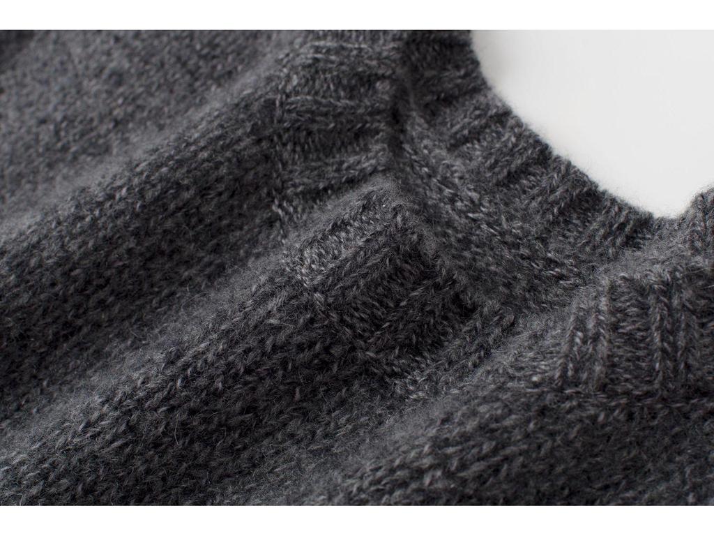 קרדיגן ארוך עבה מ-100% קשמיר לנשים - קולקציית סתיו 2025: סוודר סרוג רפוי, חם, עם שרוולים ארוכים.