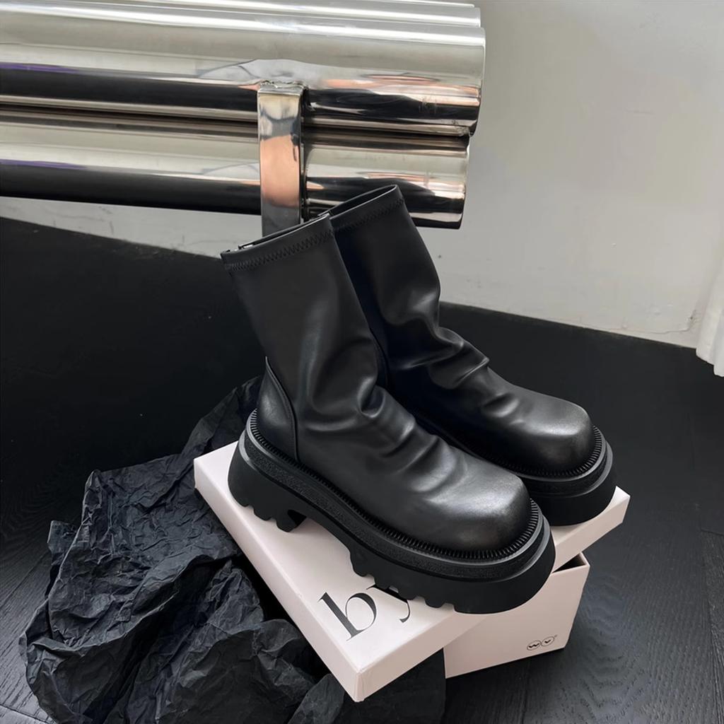 Small Versatile Niche Heightening Short Boots Women's 2025 Autumn New Retro Handsome Thick-soled British Style Thin Boots