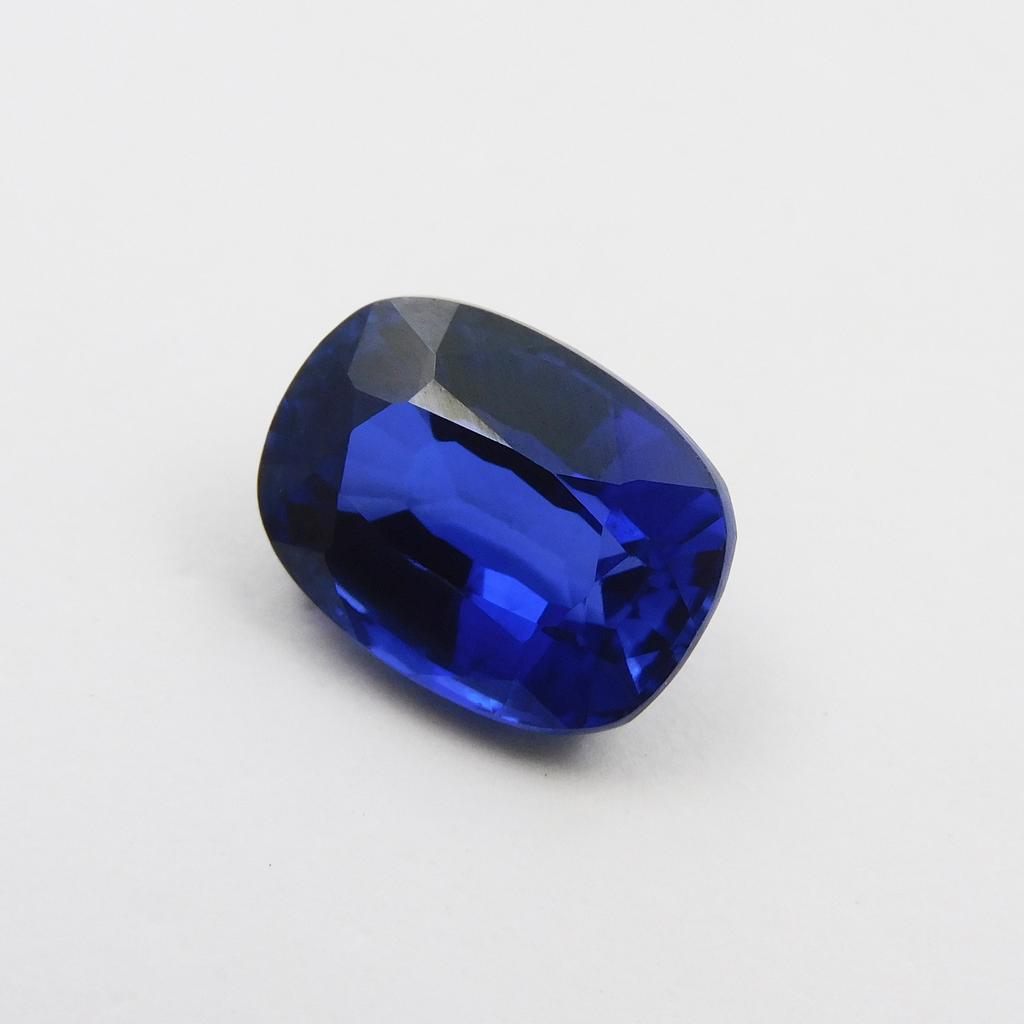 Natural Blue Tanzanite Loose Gemstone 7.90 Ct Cushion Cut for Jewelry Making and Gem Collections