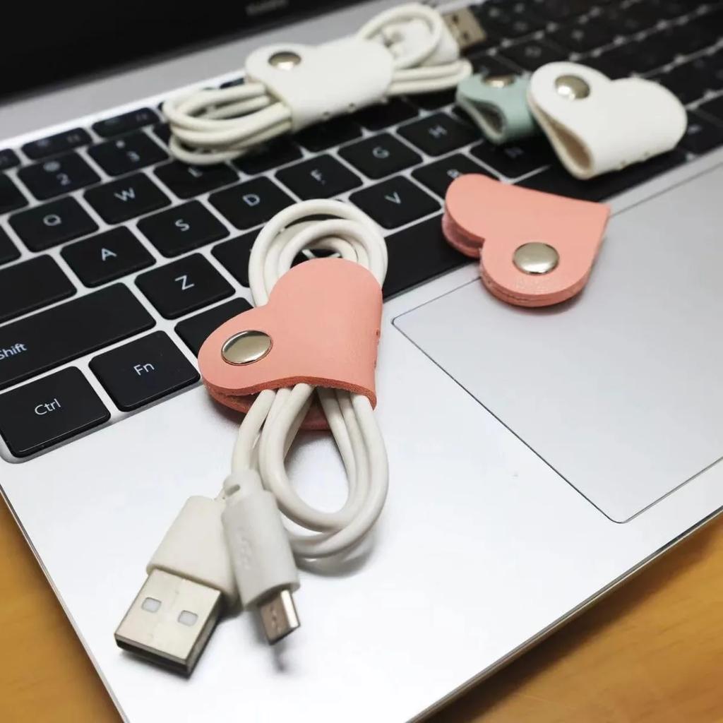 Simple Solid Color Heart-shaped Leather Cable Organizer, Data Storage, Anti Loss Cable Tie, Charging Cable Organizer