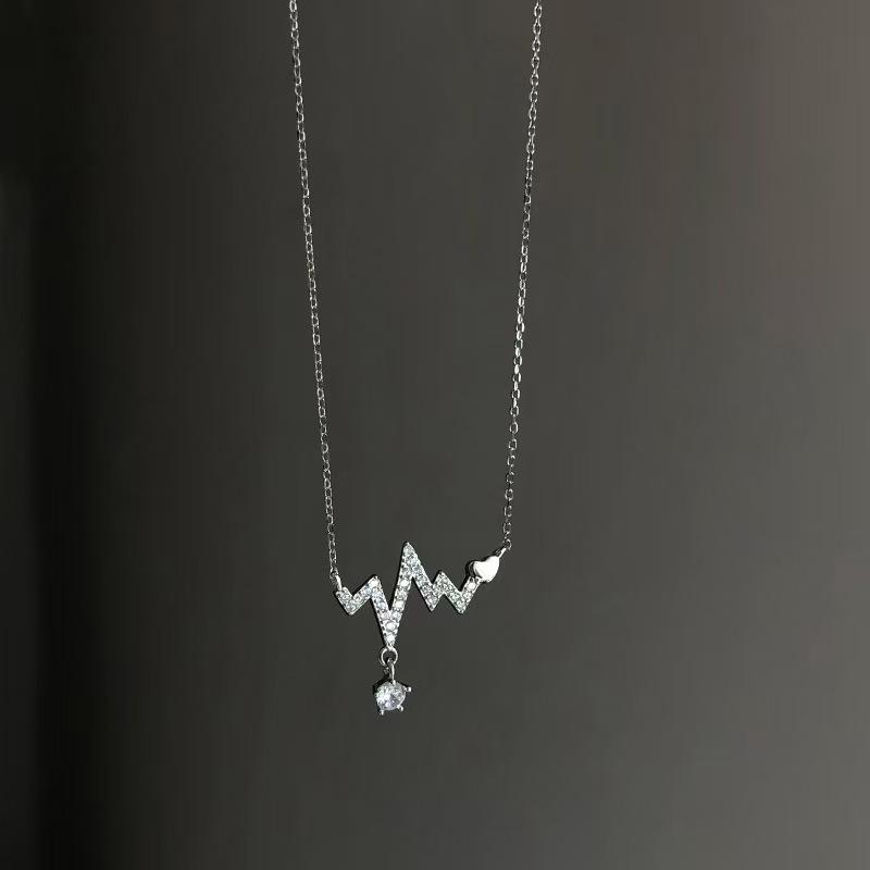 Japanese-Korean Style Heartbeat Necklace: Trendy Summer Electrocardiogram Design for Women
