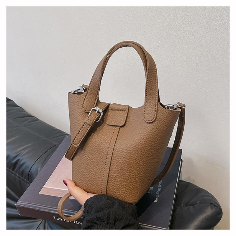 

Портативная сумка-ведро Новое нишевое чувство дизайна Универсальная сумка на плечо Сумка через плечо Овощная корзина Женская сумка коричневый