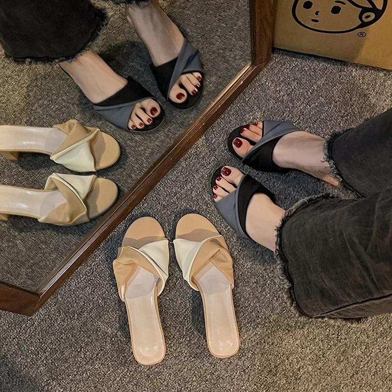 Pantofi de damă la modă Vânzare fierbinte 2024 Pantofi de casă de damă de vară cu toc înalt, versatili, confortabili, anti-șifonare