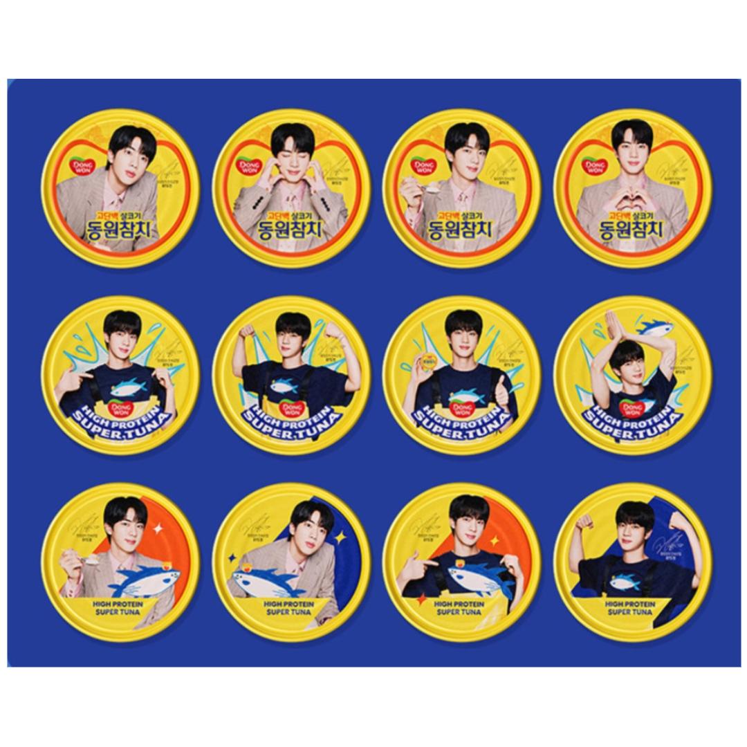 

Подарочный набор DONGWON TUNA BTS JIN «Super Tuna» Edition (Лайт Стандарт 135 г × 12) + 2 наклейки Super Seal