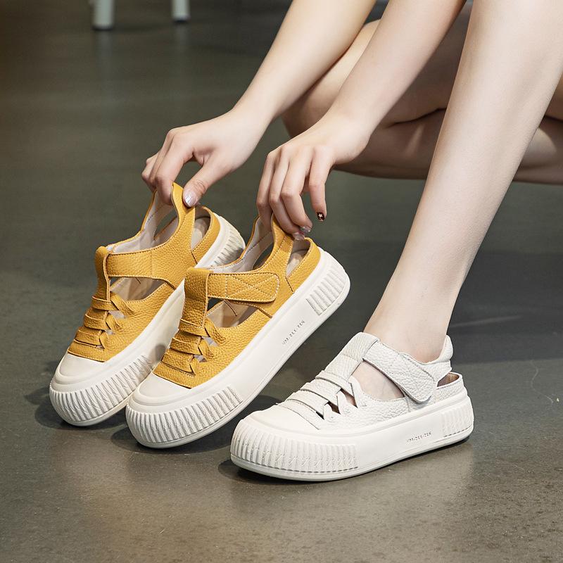 New Style of Breathable and Casual Women's Sandals with Hollowed-out Thick-soled Shoes