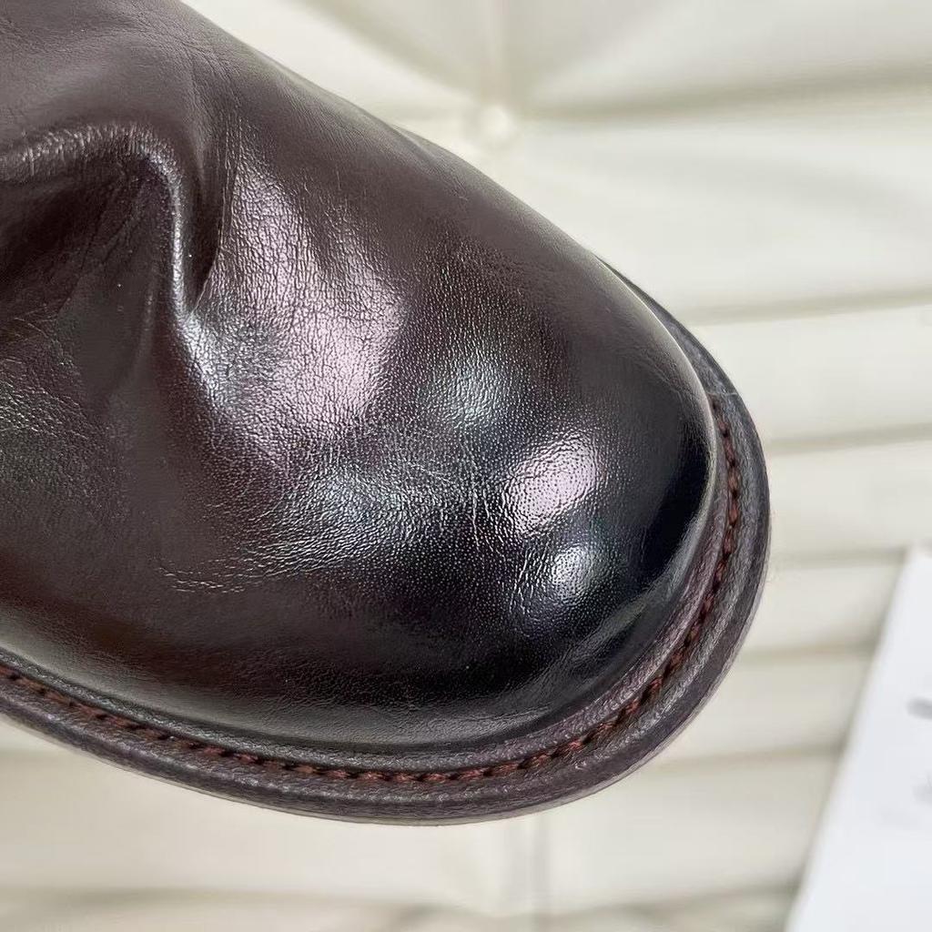 Absatzhöhe 4,5 cm Stiefel Damen 2025 beliebte Mode Vollleder gefaltet mittellang Röhre Martin weiche Sohle kleine kurze Stiefel