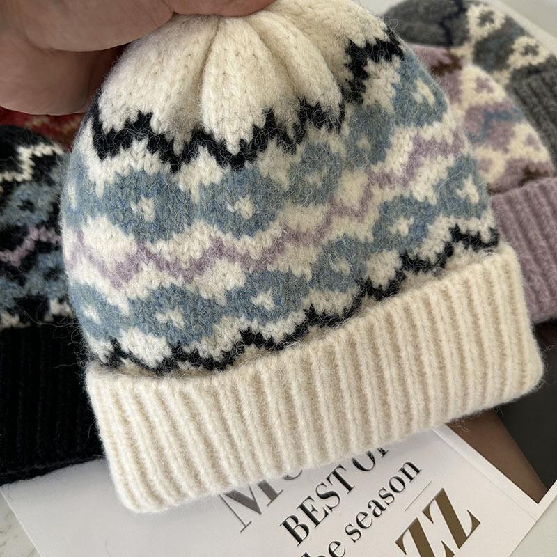 Knitted Wool Hat for Women In Autumn and Winter Versatile Retro Warm Face Showing Small Fashion High End Outdoor Cold Proof Pile Hat