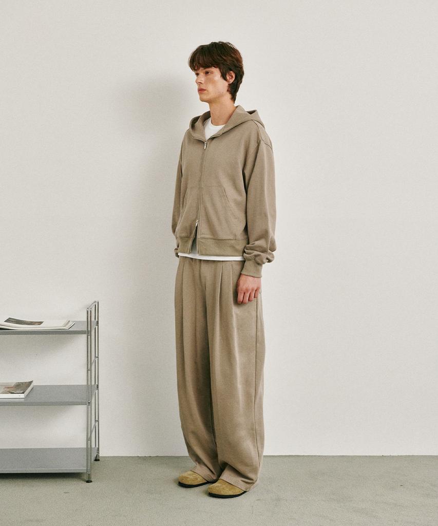 GLW Wide Double-Pleat Sweatpants Beige