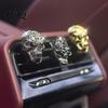 Autozubehör für Männer Frauen Halloween Lüftungsschlitz-Clip Metallischer Totenkopf Fledermaus Lufterfrischer Duft-Ornament Anhänger Cooles Auto-Aroma-Diffusor Gotisch