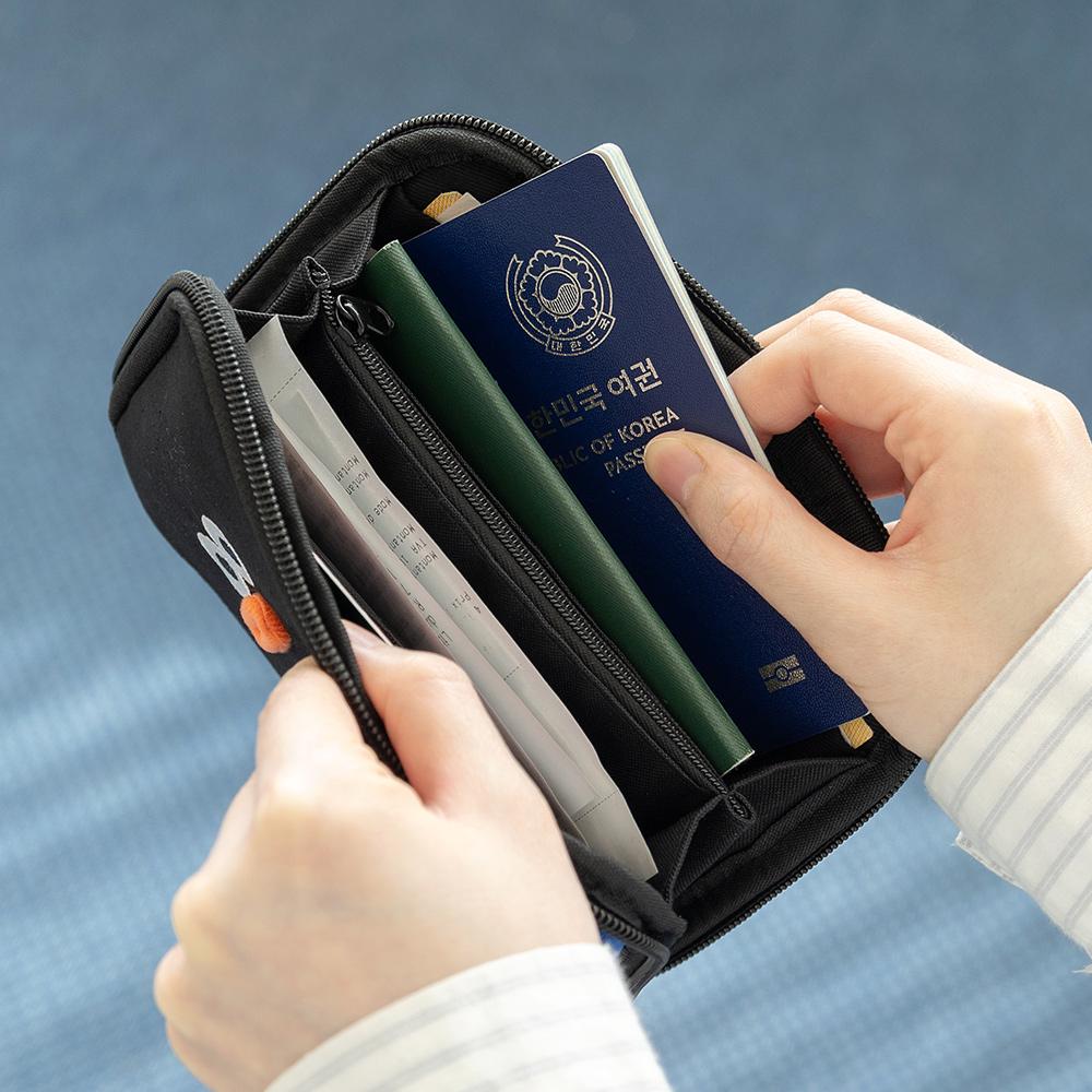 Brunch Brother Brunch Brother Passport Pouch Ver.2