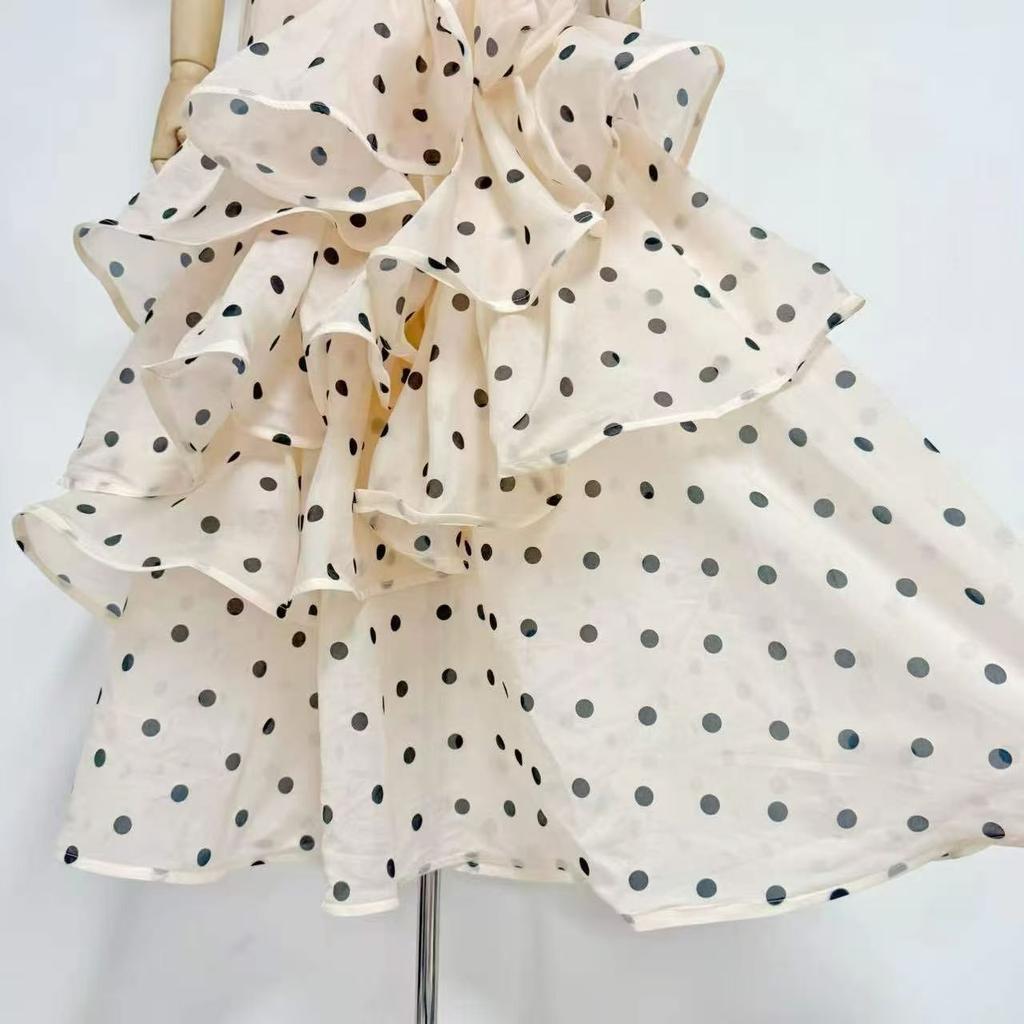 Gepunktetes Kleid Rock Herbst Europäischer und Amerikanischer Stil V-Ausschnitt Kurzarm Unregelmäßiger Rüschensaum Flauschiges Kuchenkleid Langes Kleid